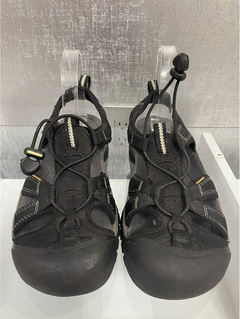 KEEN Men's Black Outdoor Waterproof Fisherman's Sandals Sz 9.5 (A336)